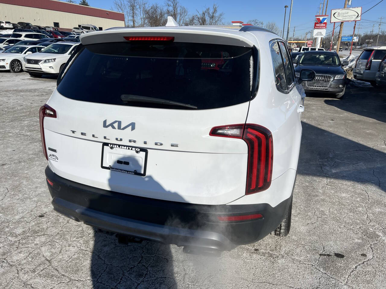 Vehicle image 8 of 24