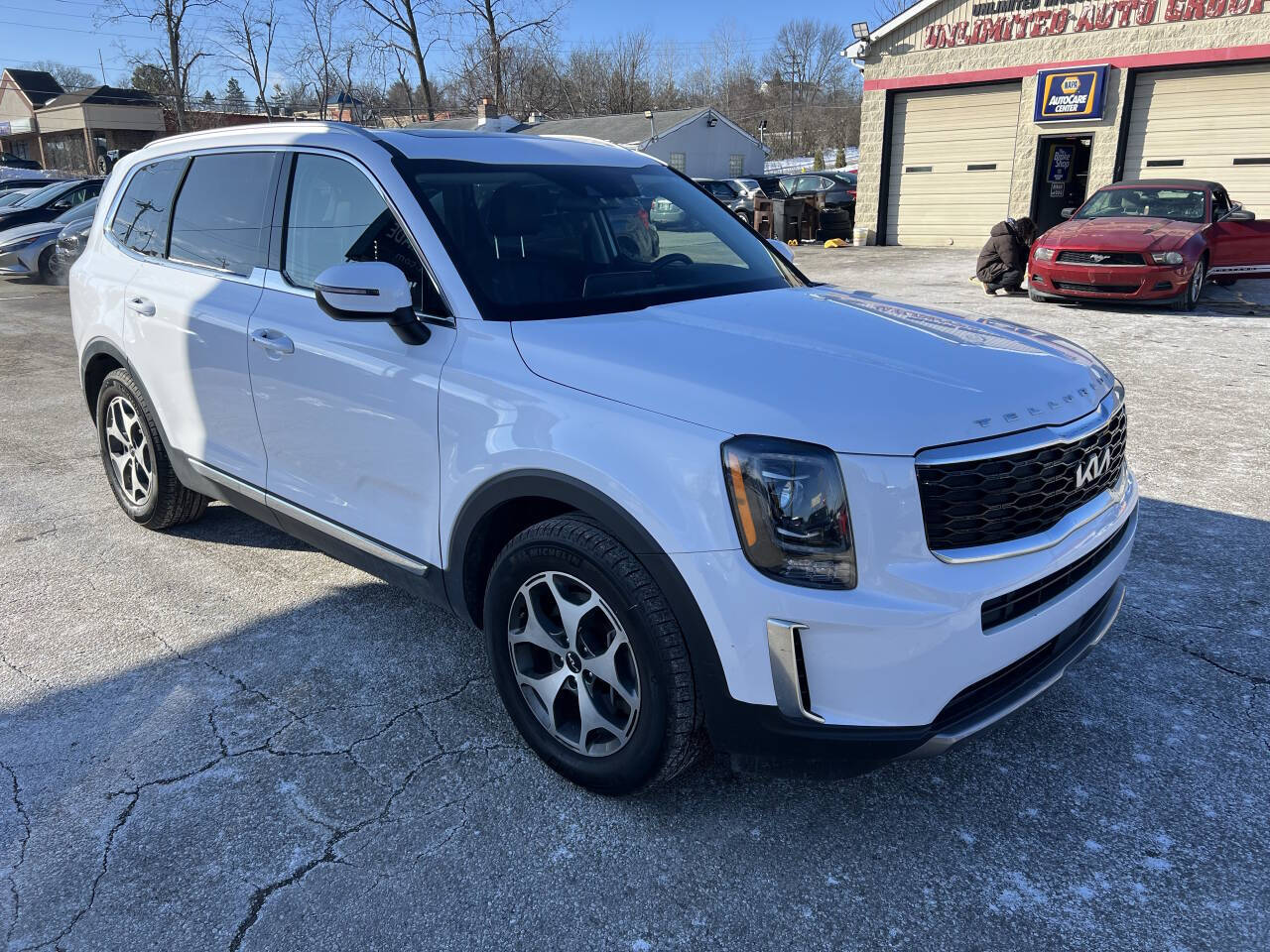 Vehicle image 4 of 24