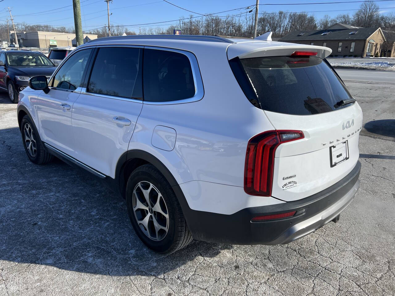Vehicle image 10 of 24