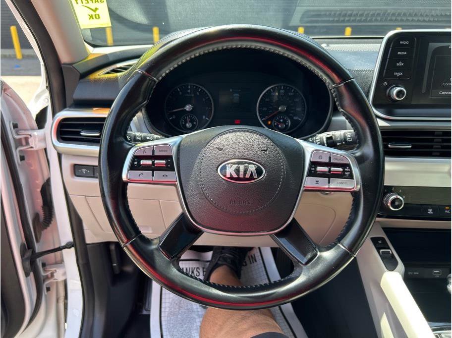 Vehicle image 26 of 35