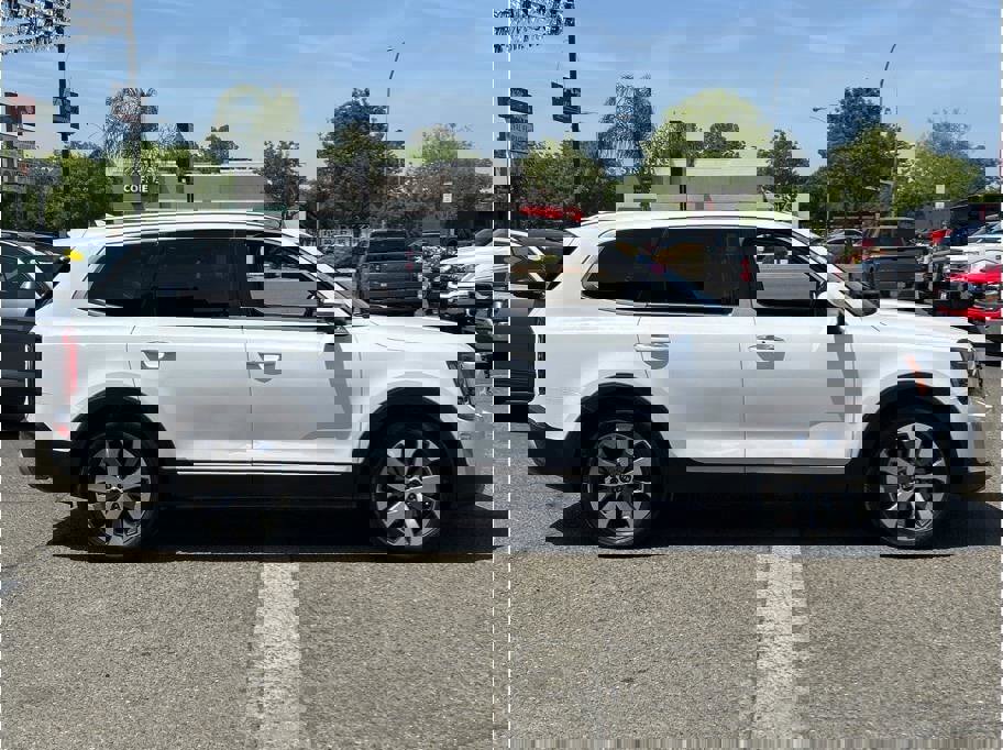 Vehicle image 4 of 35