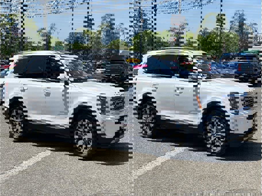 Vehicle image 3 of 35