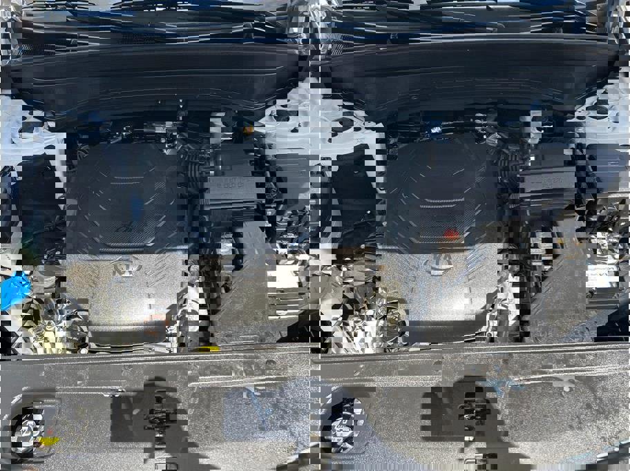Vehicle image 31 of 35