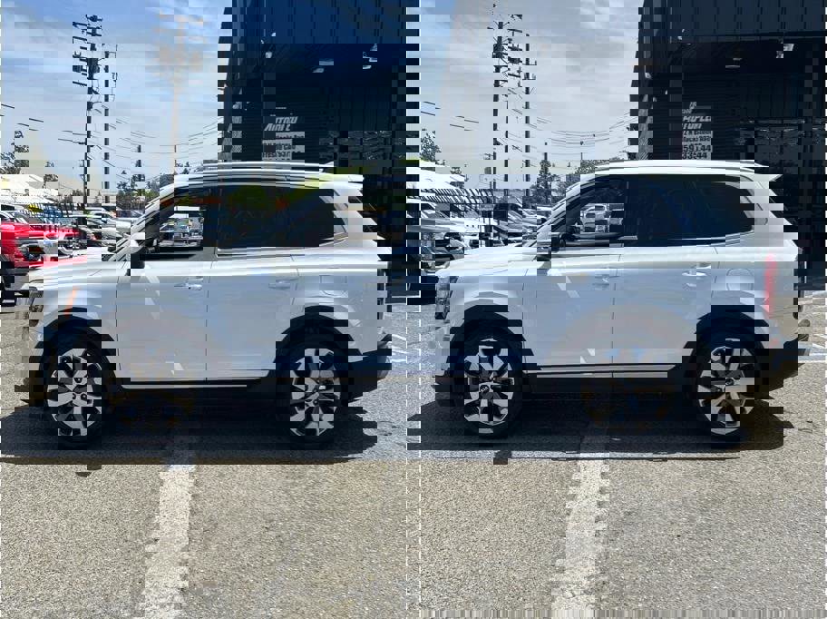 Vehicle image 8 of 35