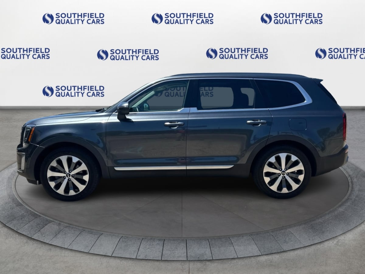 Vehicle image 9 of 44