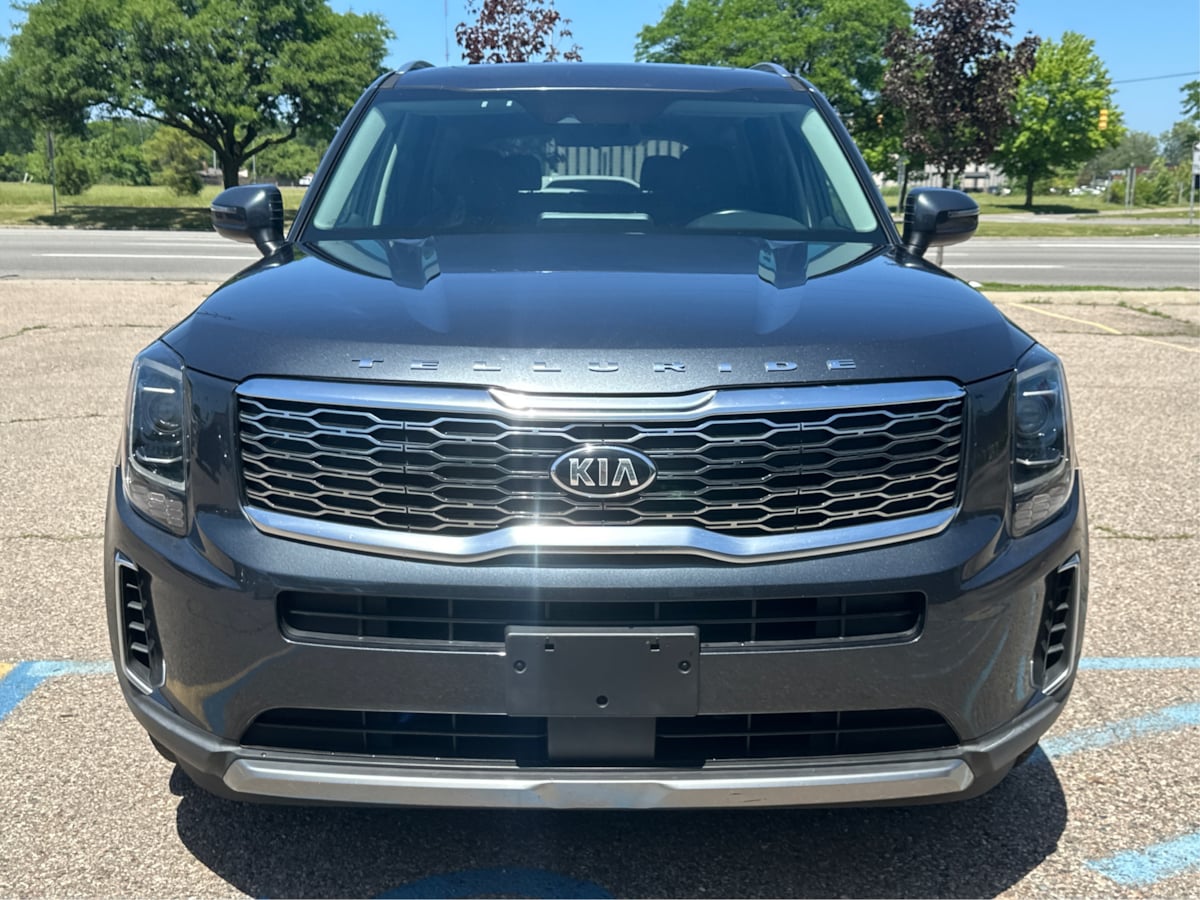 Vehicle image 3 of 44