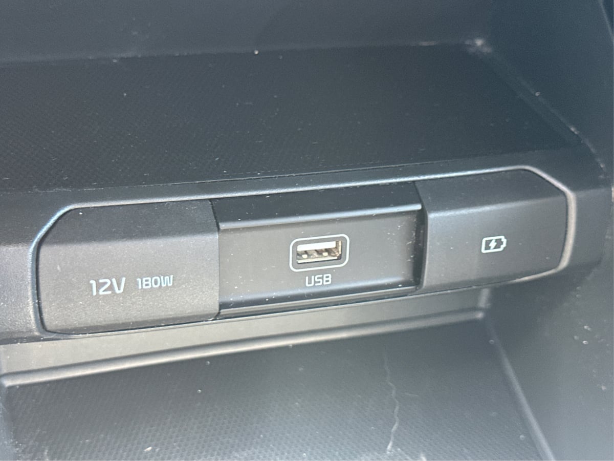 Vehicle image 33 of 44