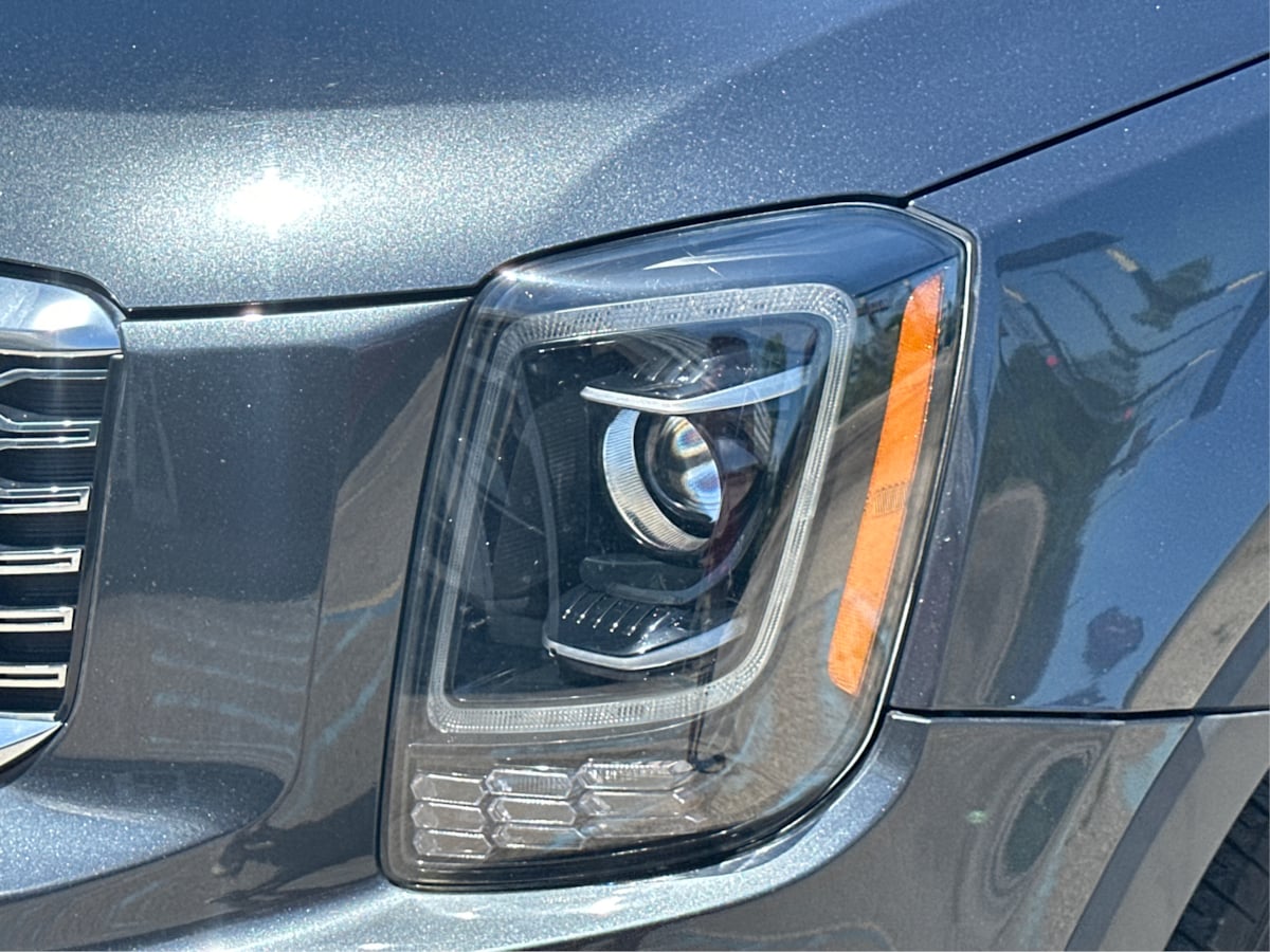 Vehicle image 28 of 44