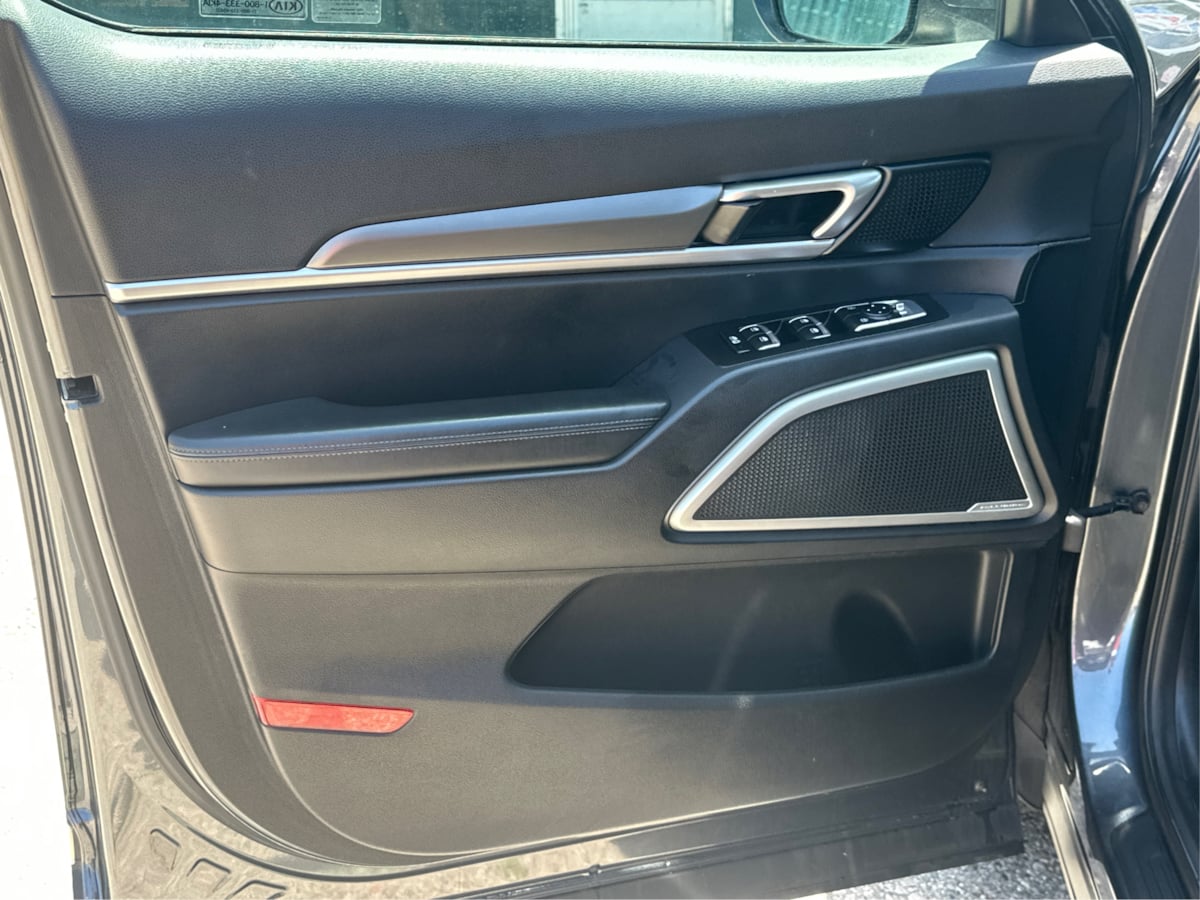 Vehicle image 24 of 44