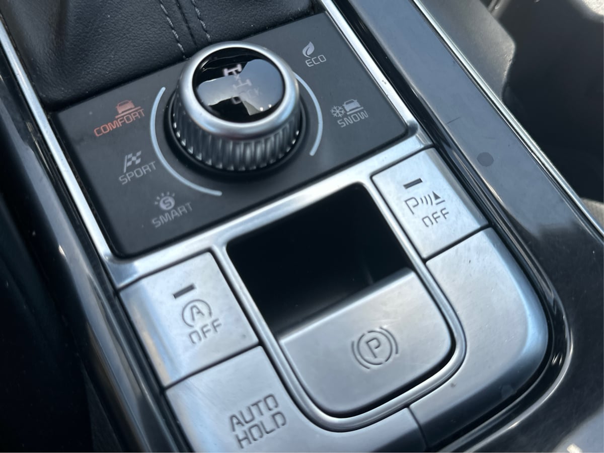 Vehicle image 26 of 44