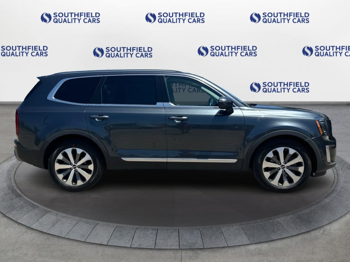 Vehicle image 5 of 44