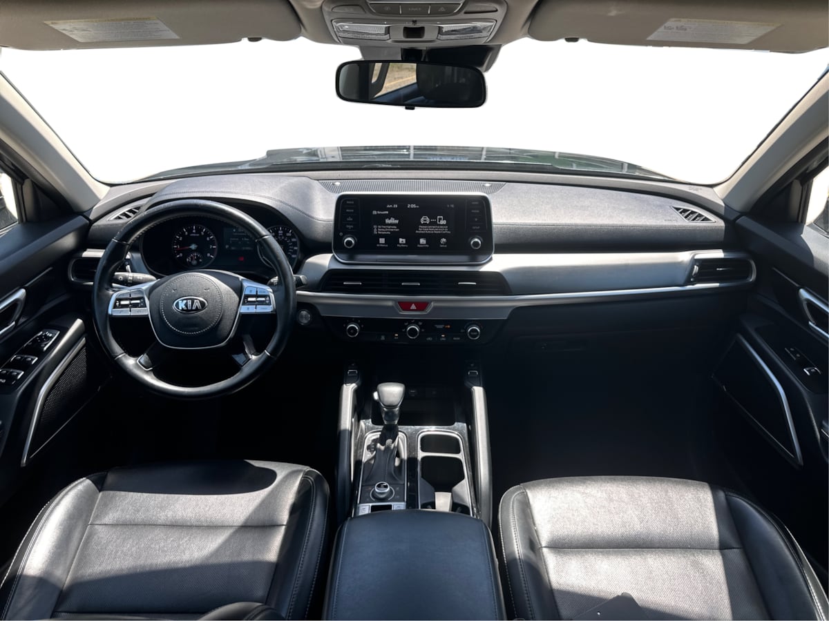 Vehicle image 16 of 44