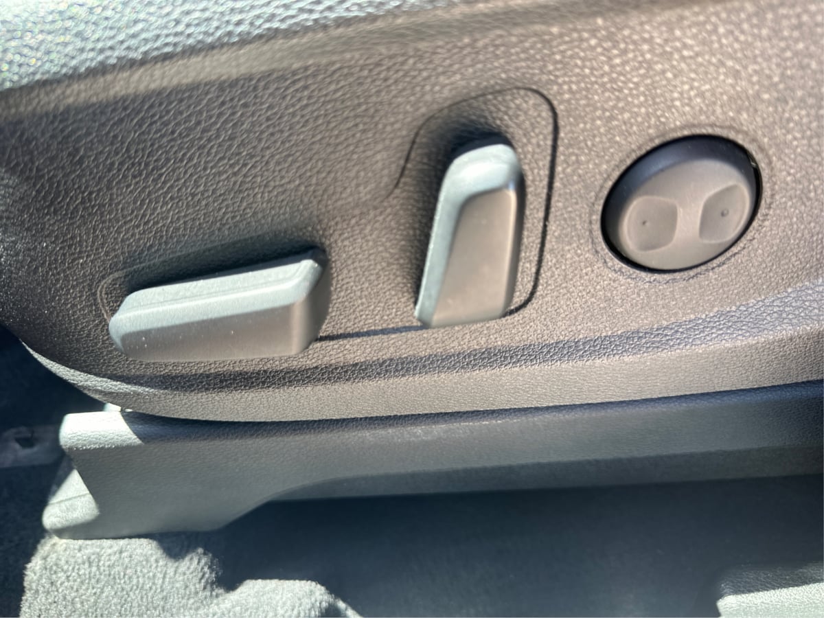 Vehicle image 38 of 44
