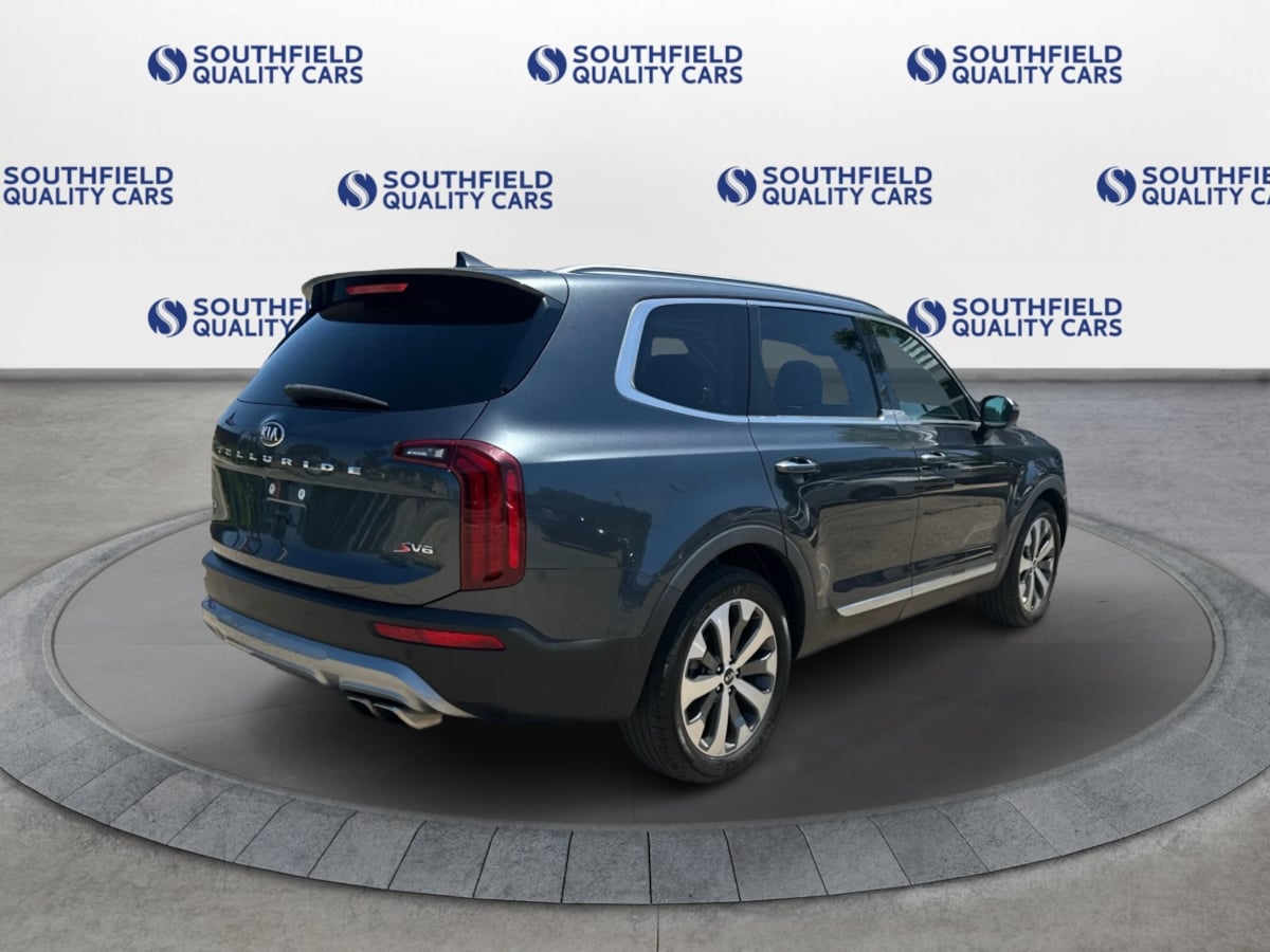 Vehicle image 6 of 44