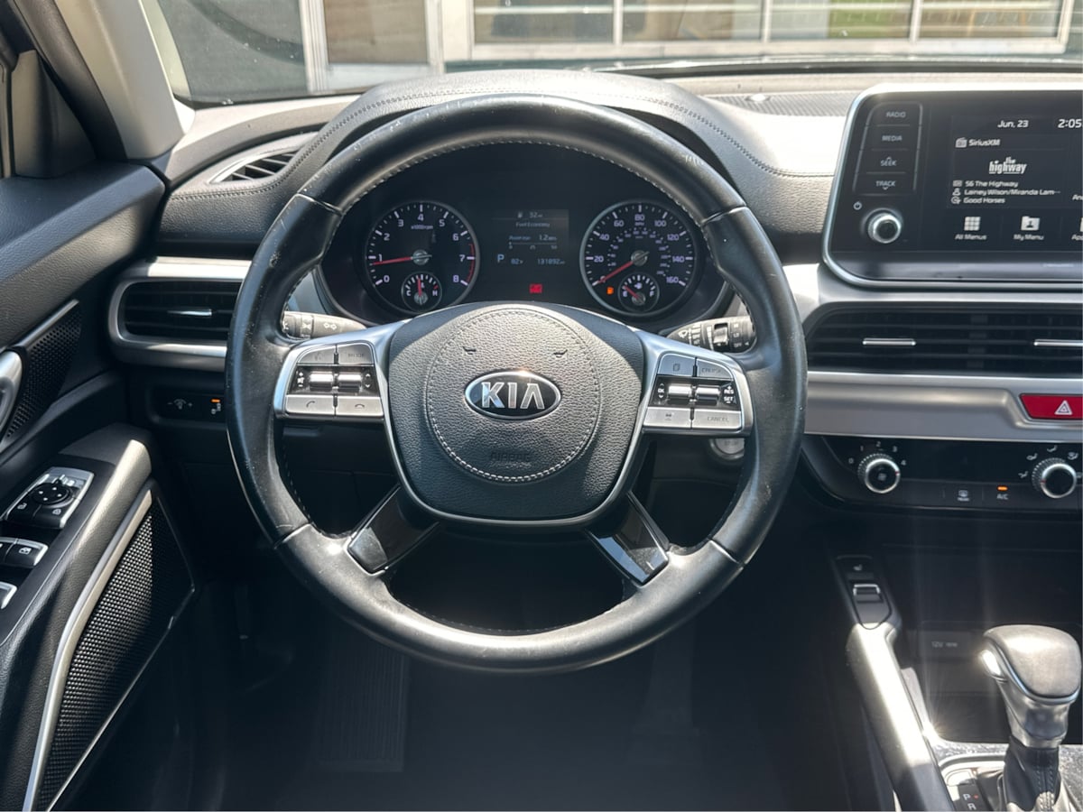 Vehicle image 17 of 44
