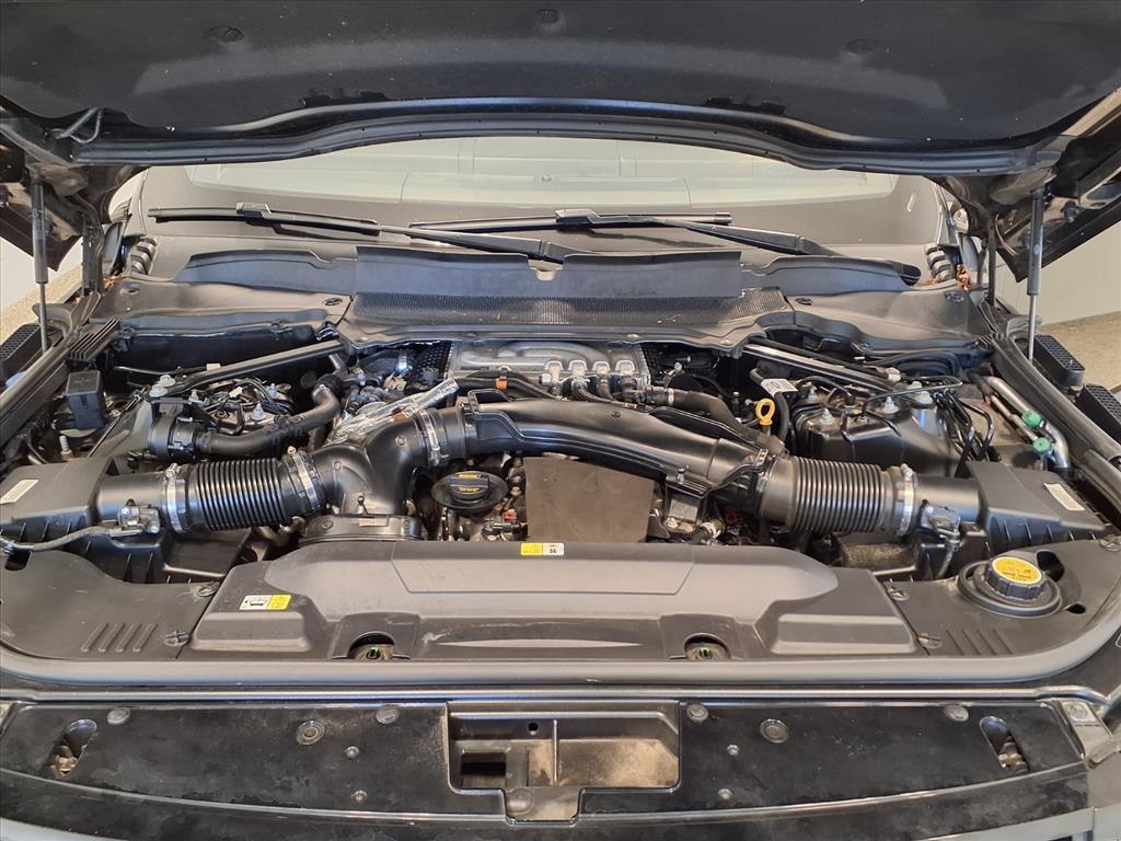 2020 Land Rover Range Rover HSE Image 5 of 20