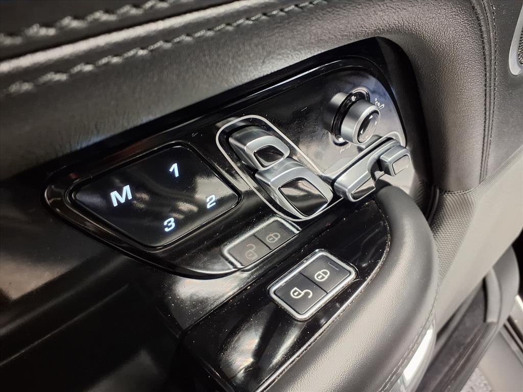 2020 Land Rover Range Rover HSE Image 18 of 20