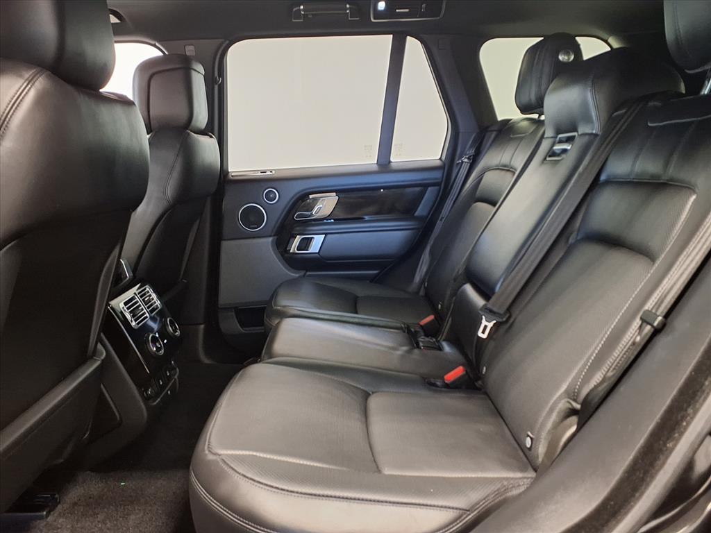 2020 Land Rover Range Rover HSE Image 8 of 20