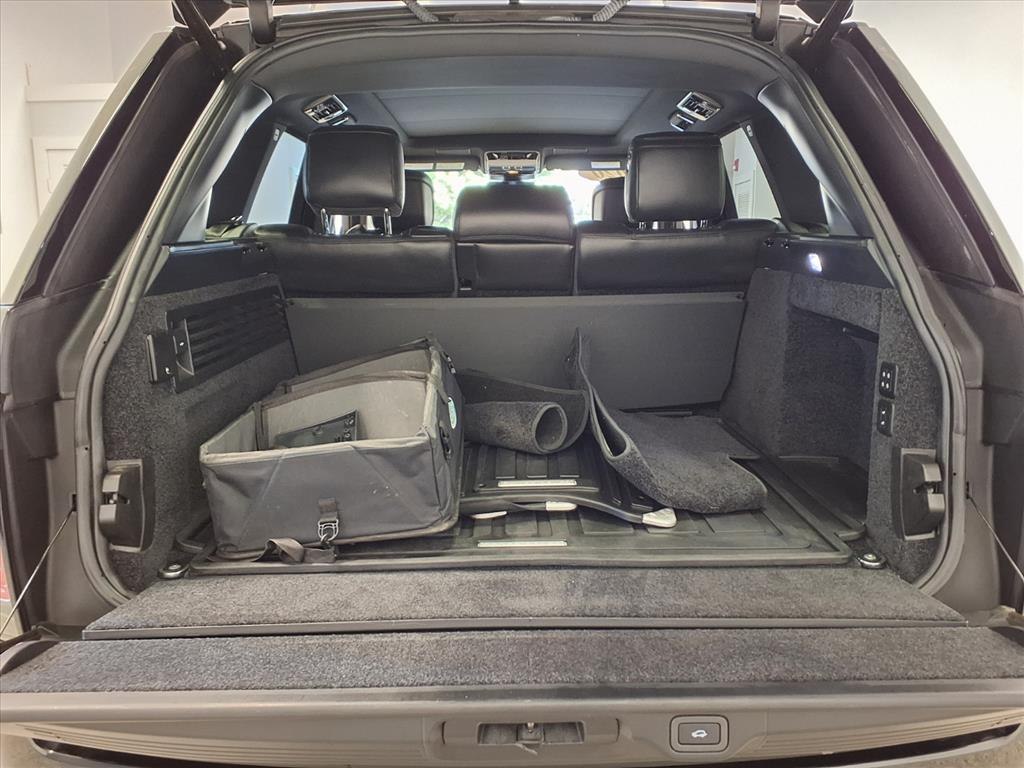 2020 Land Rover Range Rover HSE Image 7 of 20