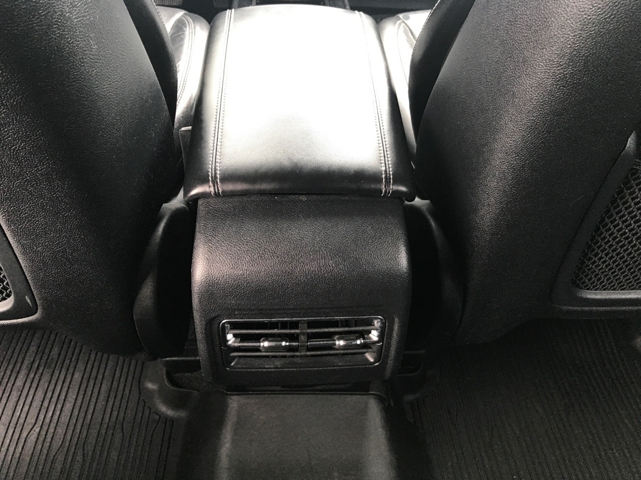 2020 Lincoln Corsair Reserve Image 24 of 33