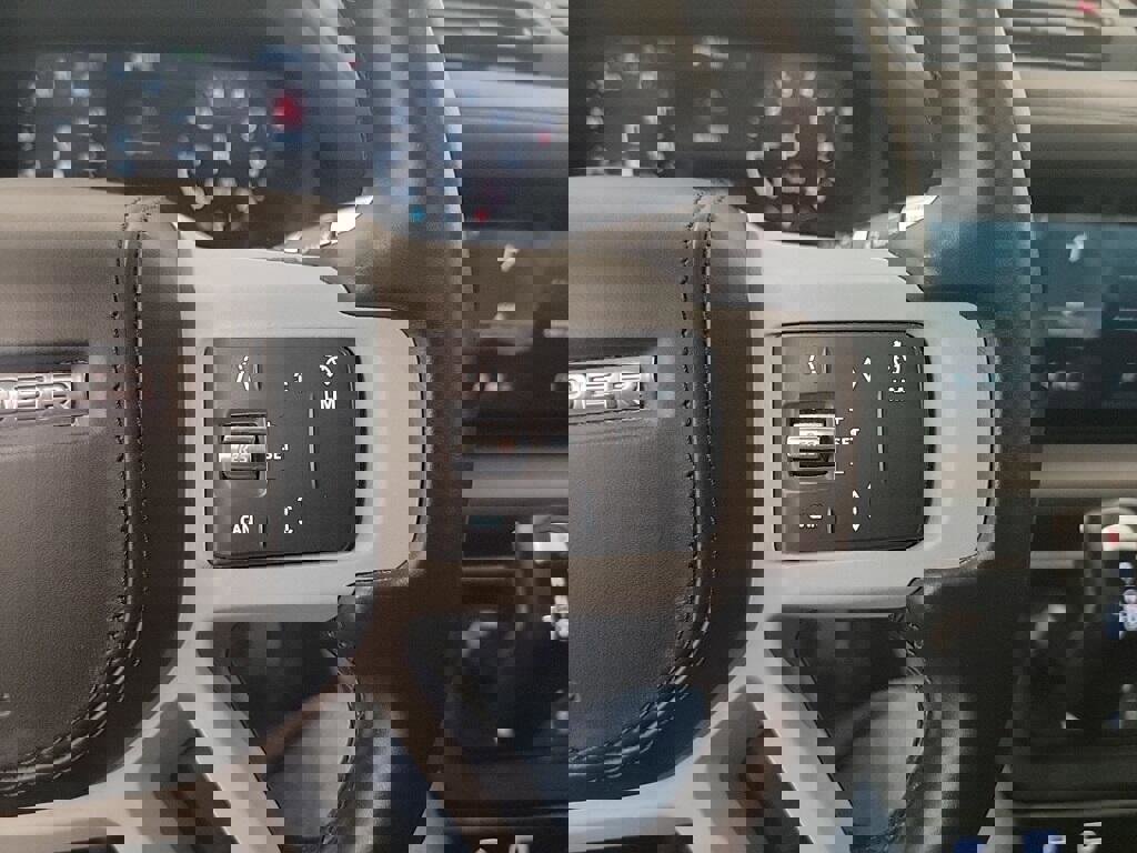 Vehicle image 19 of 23