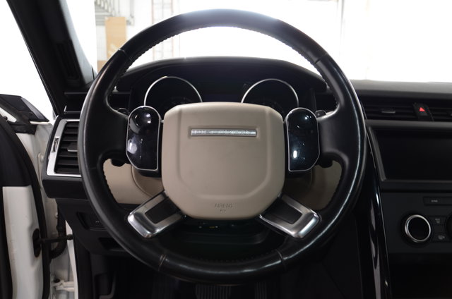 Vehicle image 17 of 40