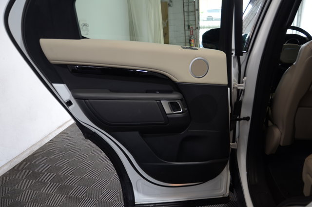 Vehicle image 26 of 40