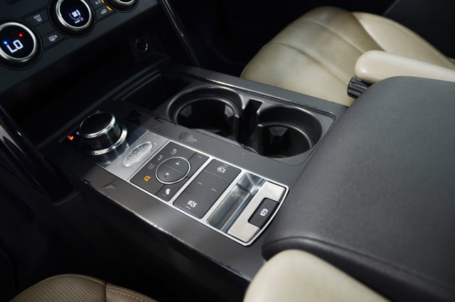 Vehicle image 21 of 40