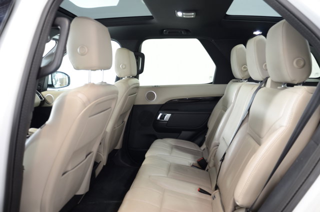 Vehicle image 27 of 40