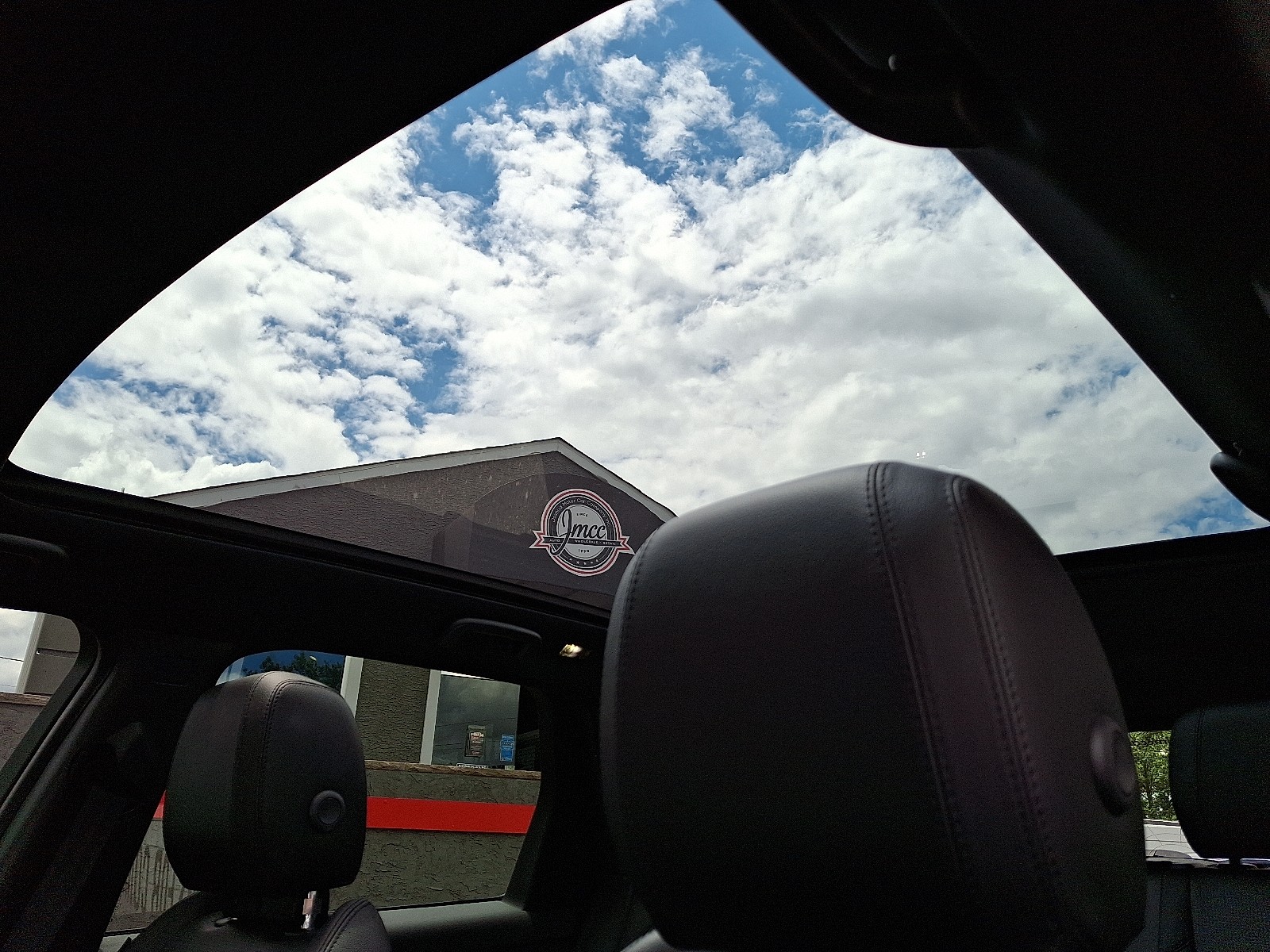 Vehicle image 15 of 32