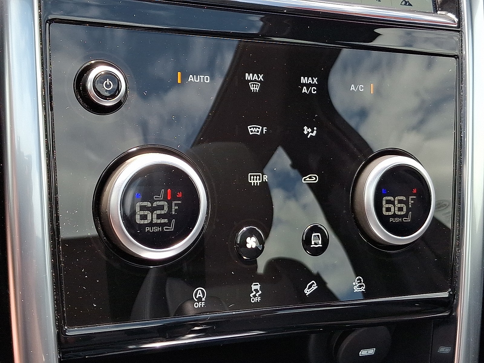Vehicle image 17 of 32