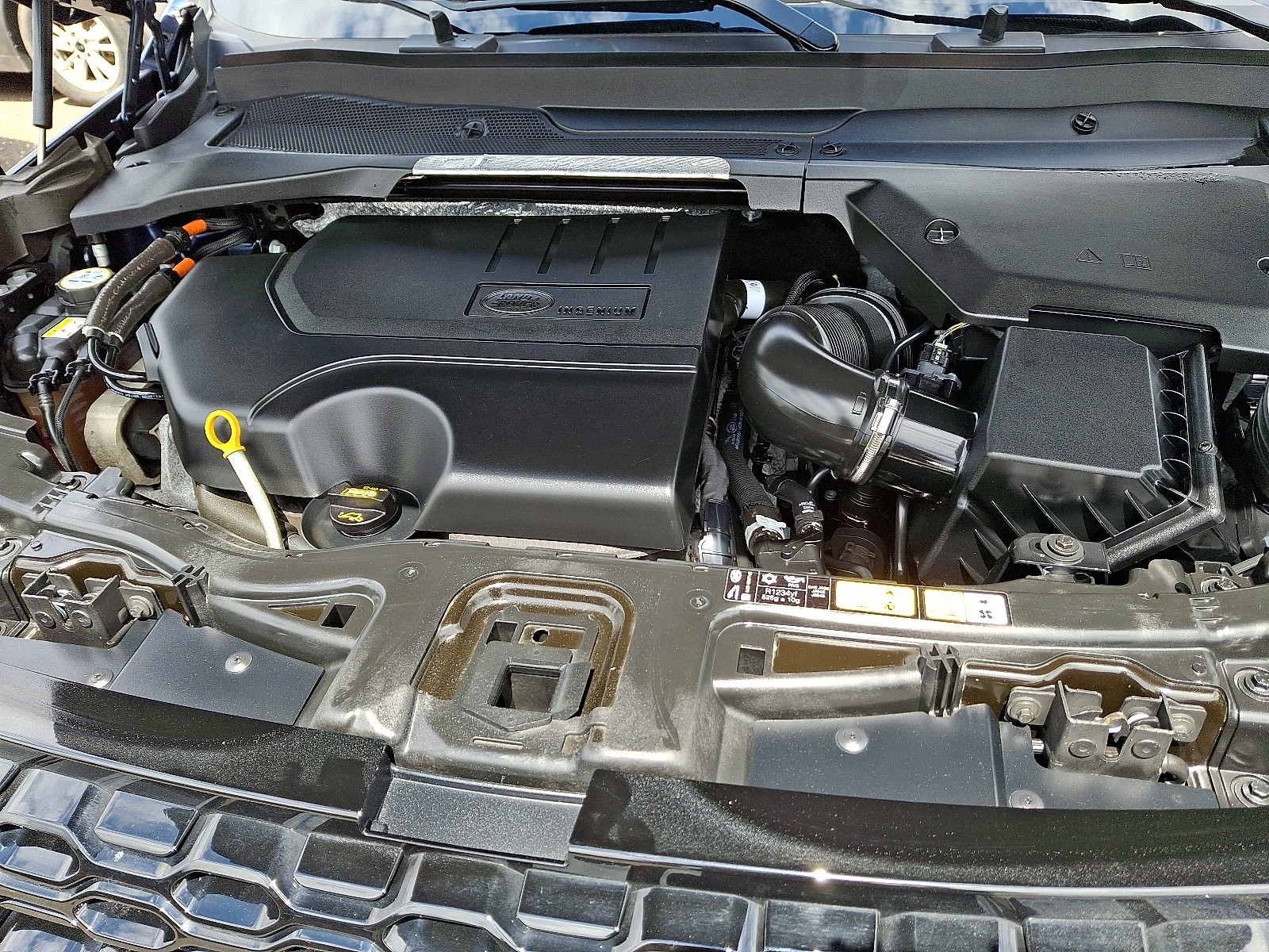 Vehicle image 28 of 32