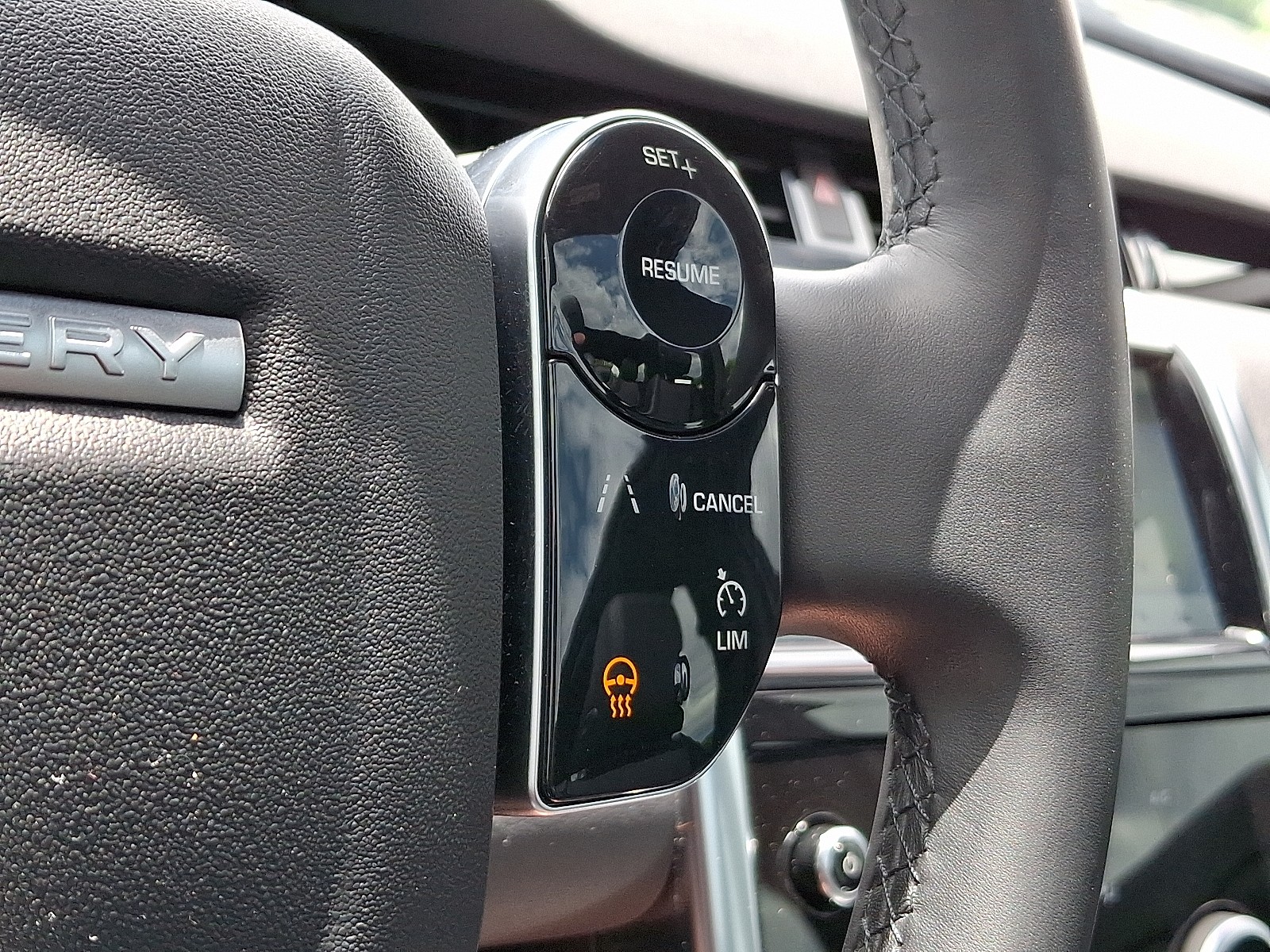 Vehicle image 24 of 32