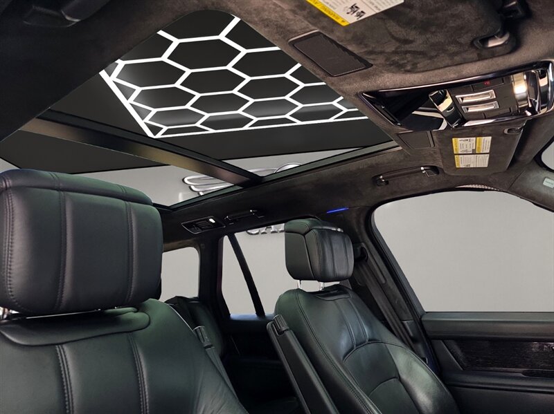 Vehicle image 21 of 26