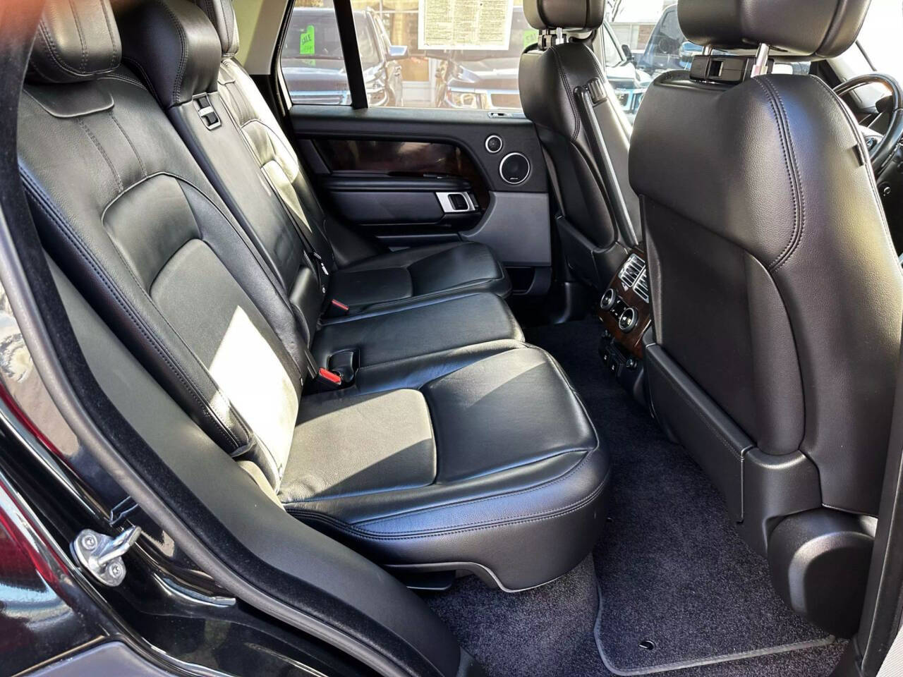 Vehicle image 17 of 23