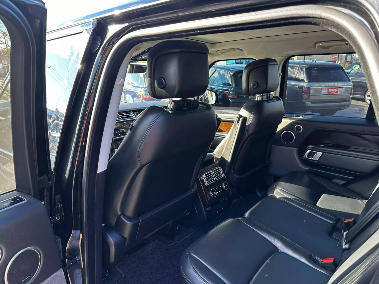 Vehicle image 10 of 23