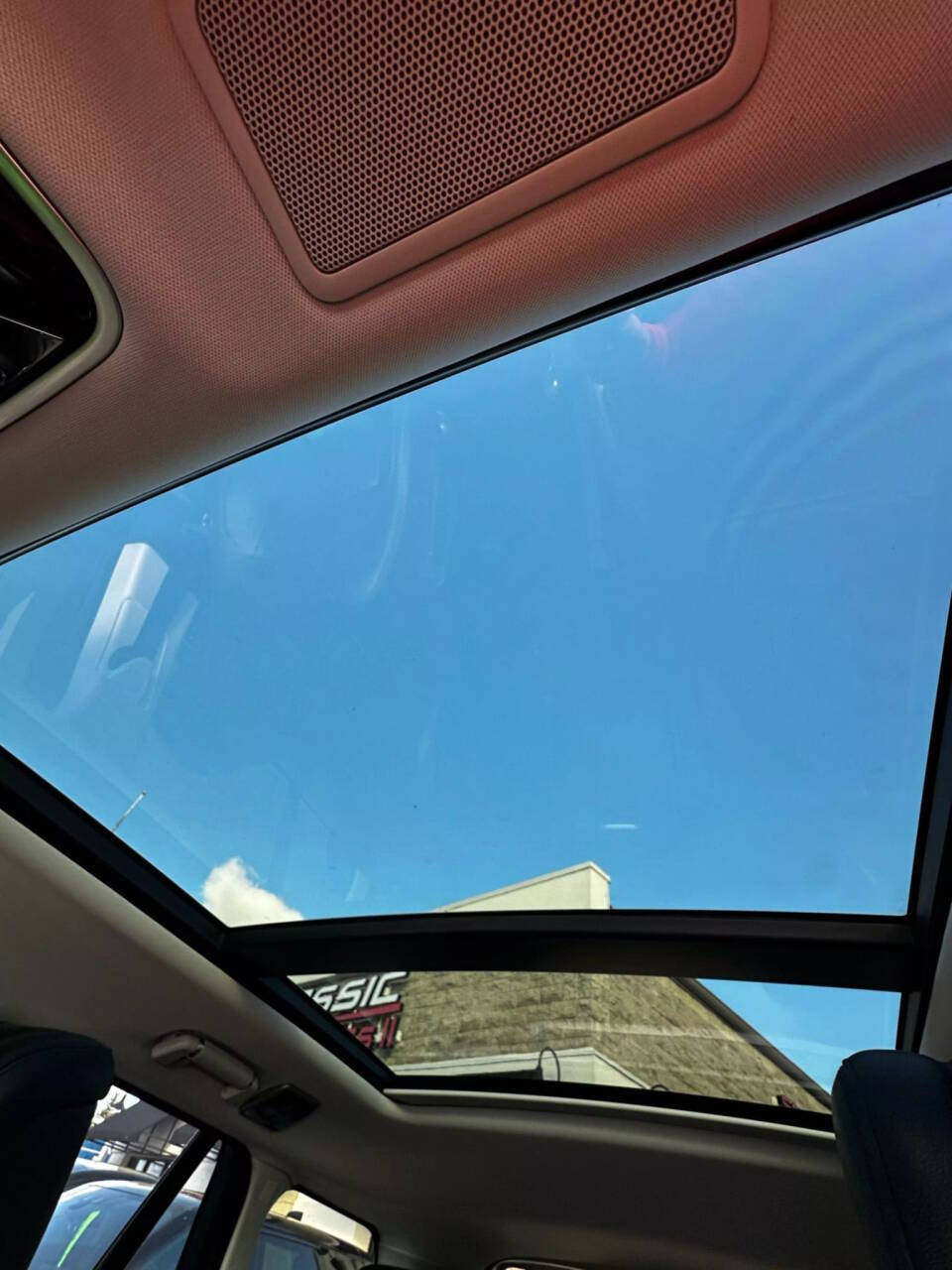 Vehicle image 22 of 23