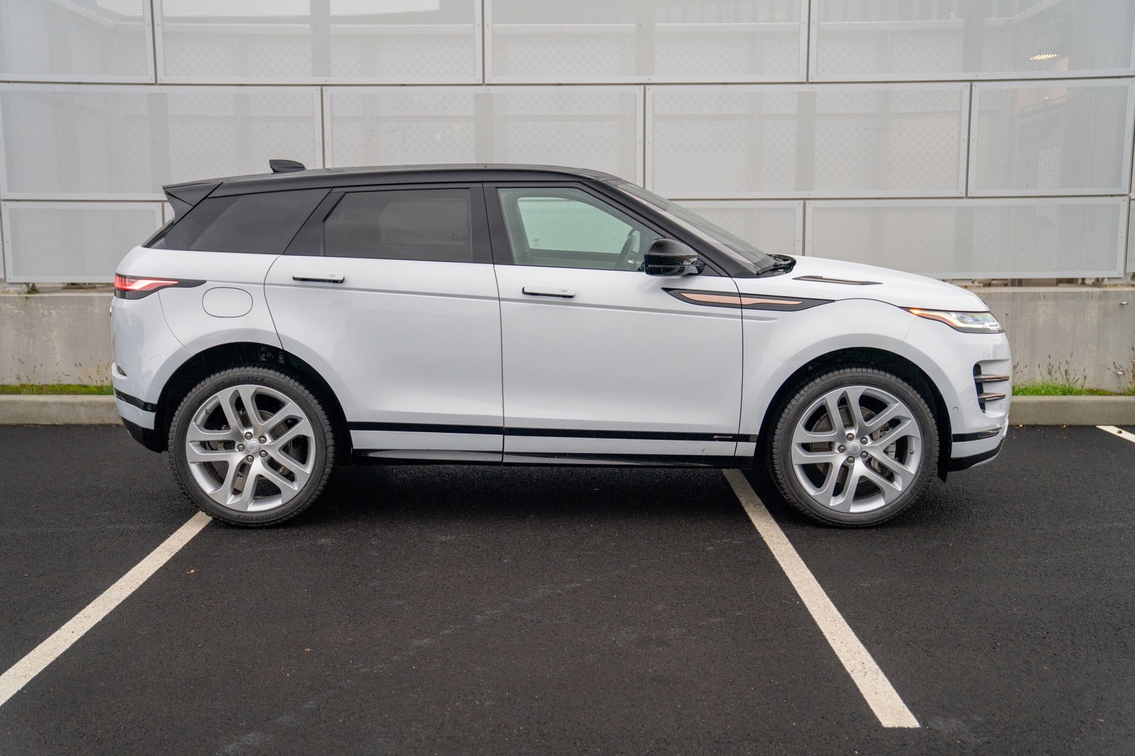 2020 Land Rover Range Rover Evoque First Edition Image 3 of 29