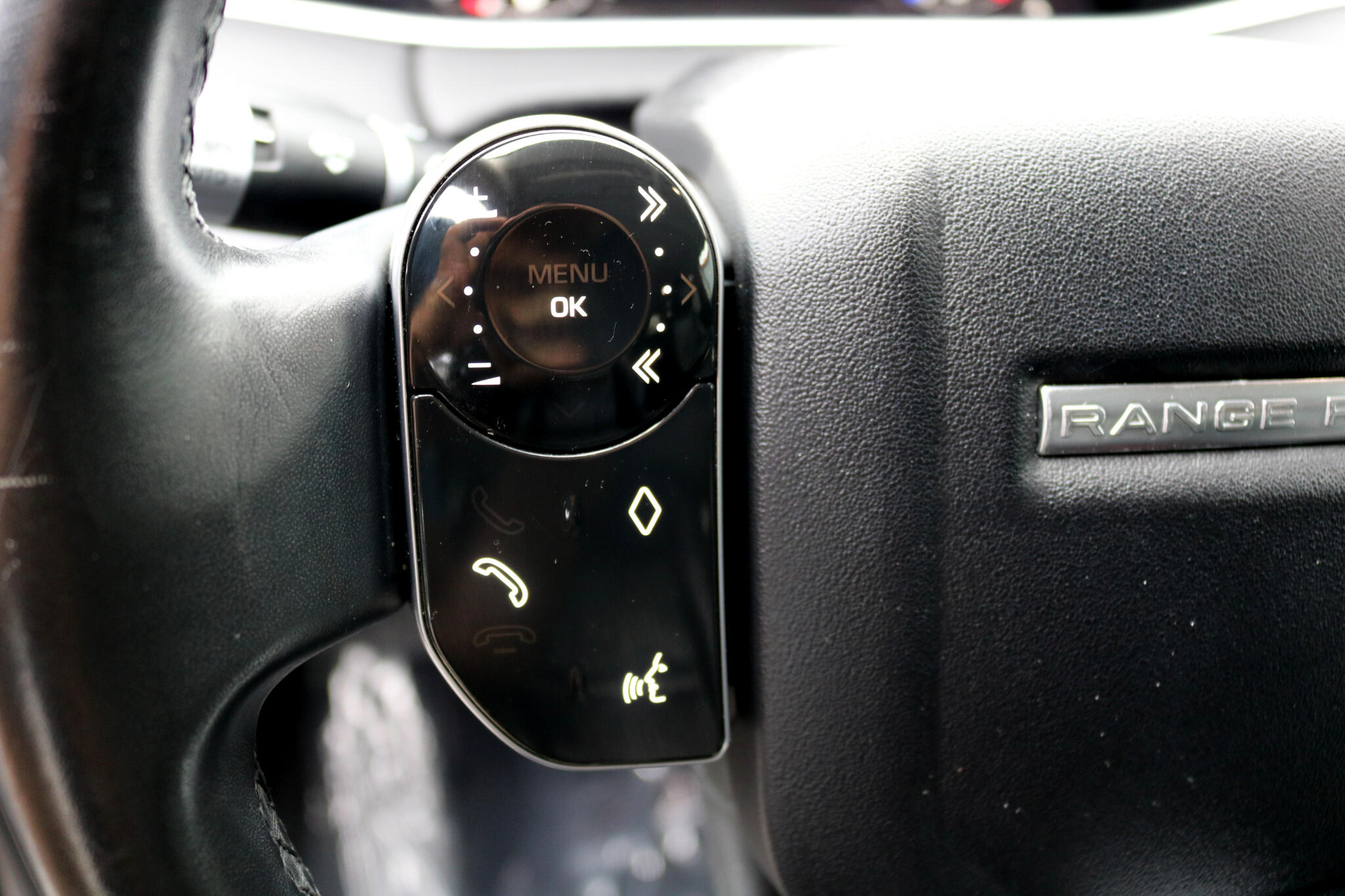 Vehicle image 30 of 46