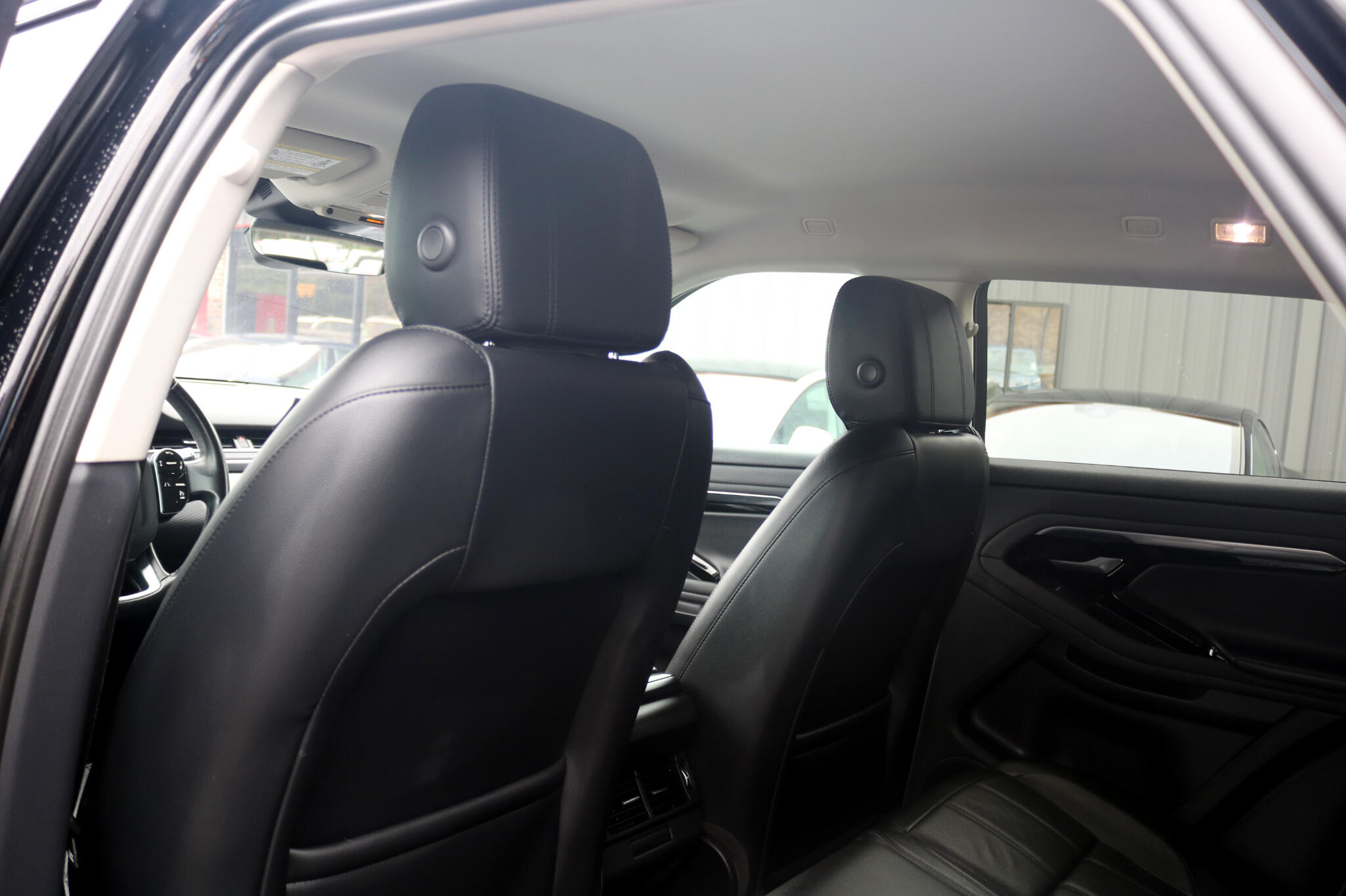 Vehicle image 17 of 46