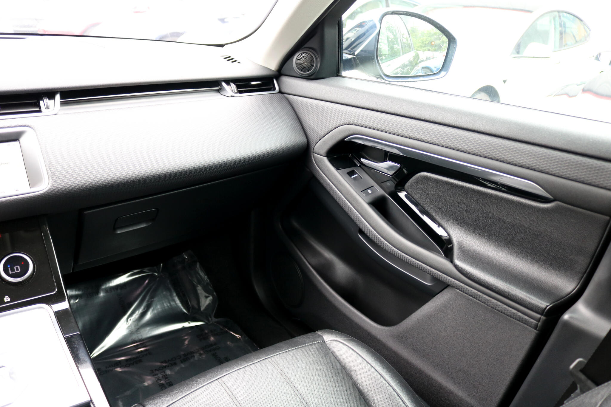 Vehicle image 22 of 46
