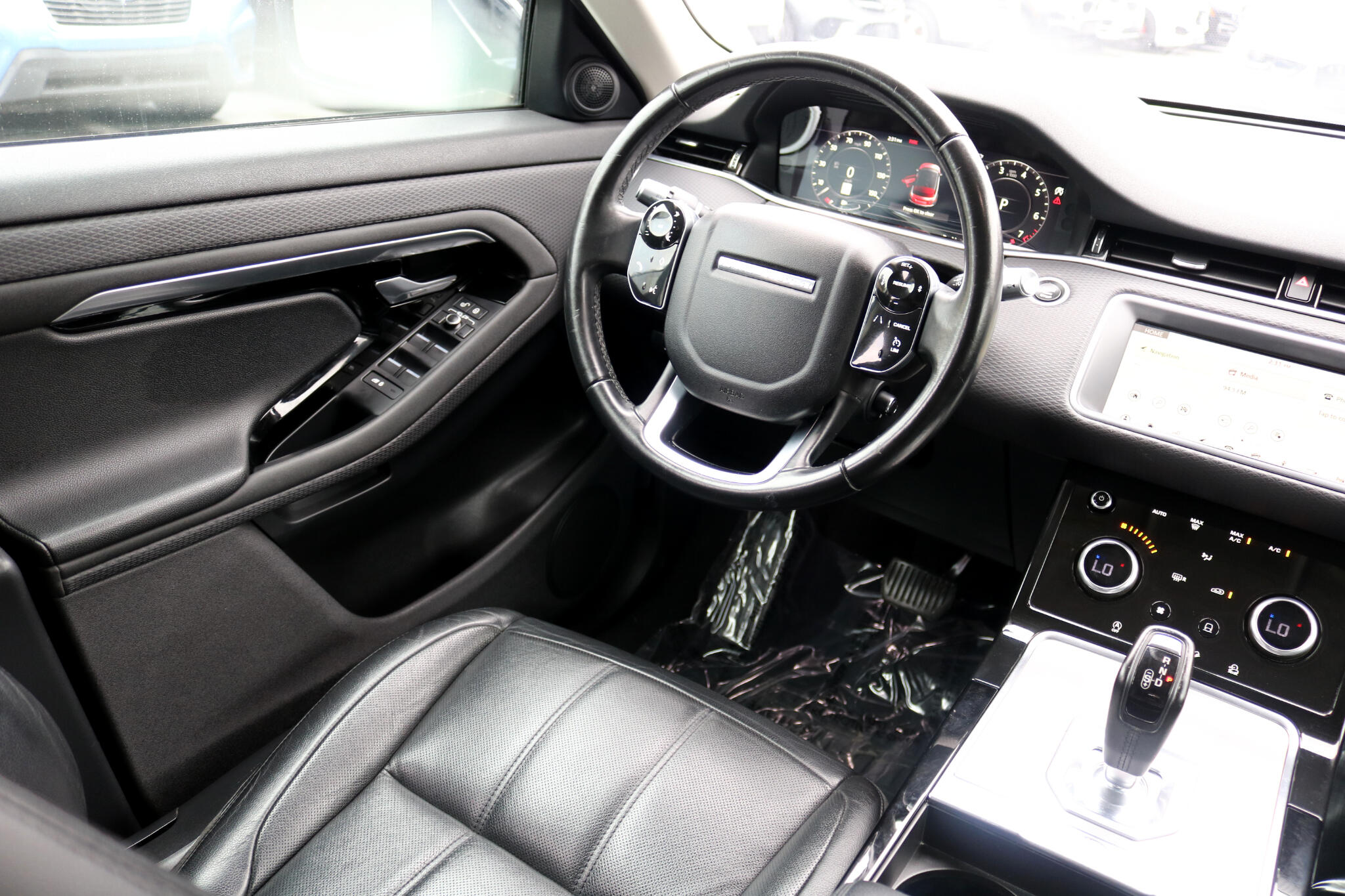 Vehicle image 21 of 46