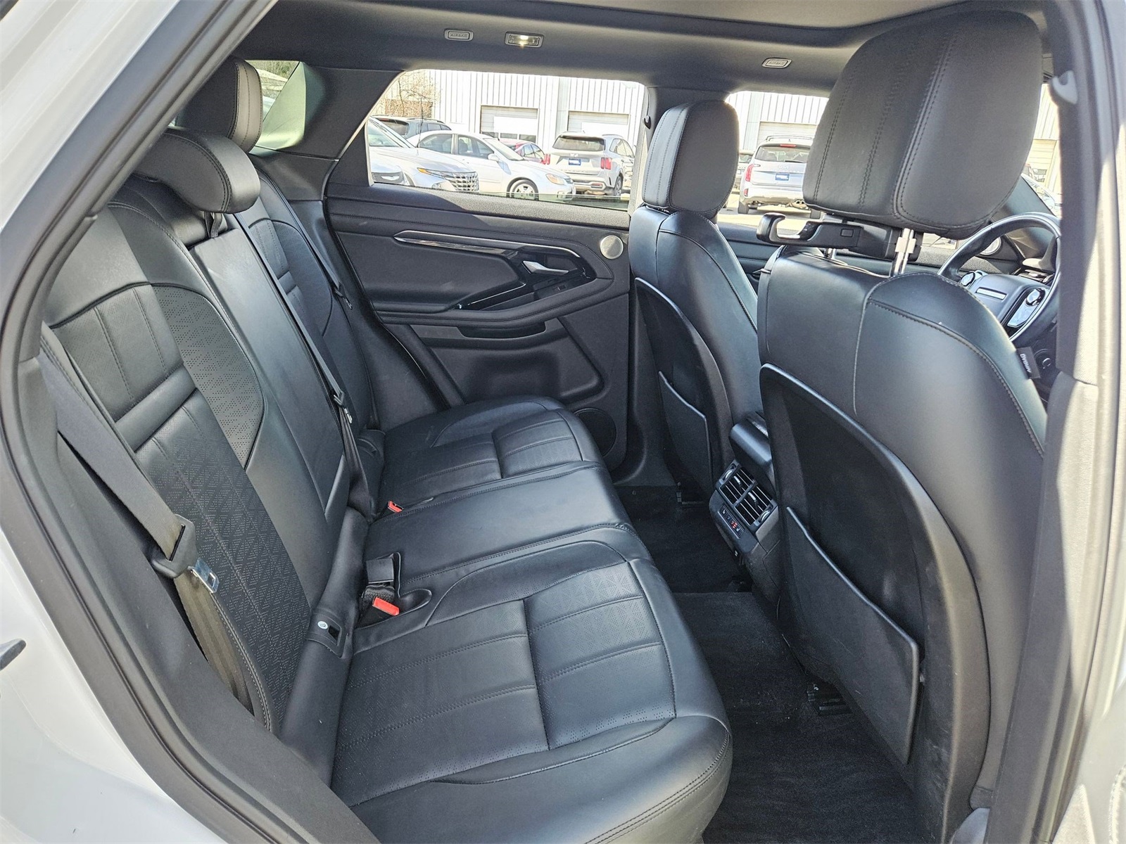 2020 Land Rover Range Rover Evoque R-Dynamic HSE Image 13 of 37