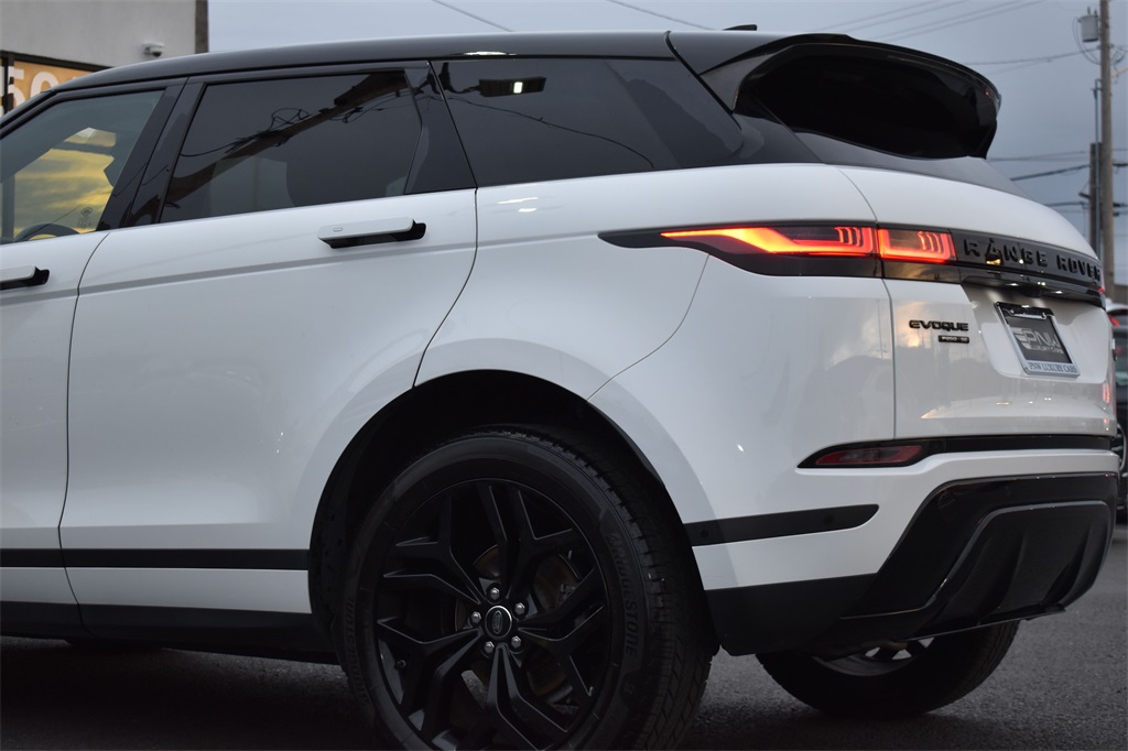 2020 Land Rover Range Rover Evoque SE Image 9 of 31