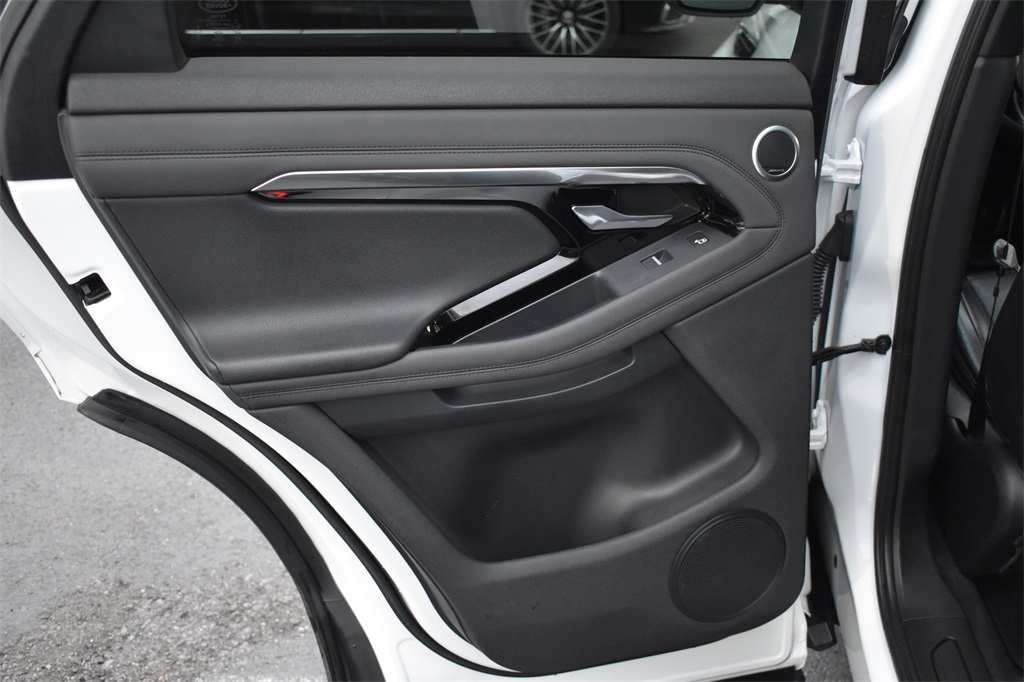 2020 Land Rover Range Rover Evoque SE Image 22 of 31