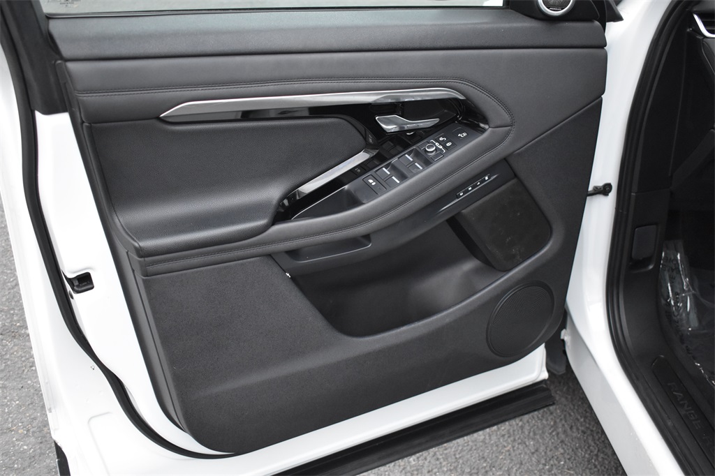 2020 Land Rover Range Rover Evoque SE Image 21 of 31