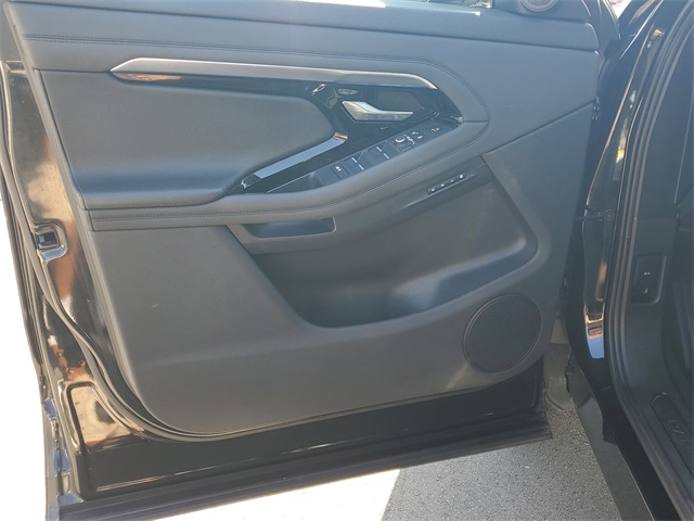 2020 Land Rover Range Rover Evoque SE Image 19 of 30