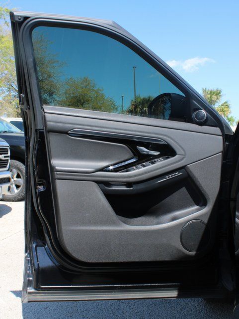 Vehicle image 13 of 23