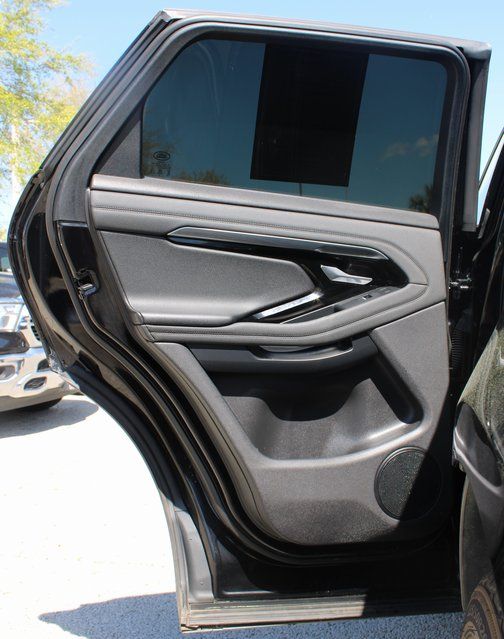Vehicle image 20 of 23