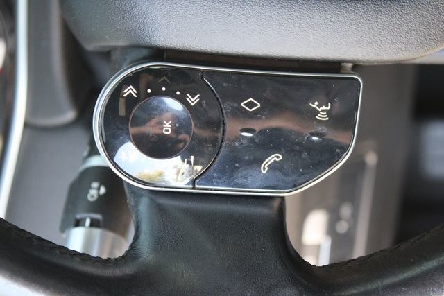 Vehicle image 18 of 23